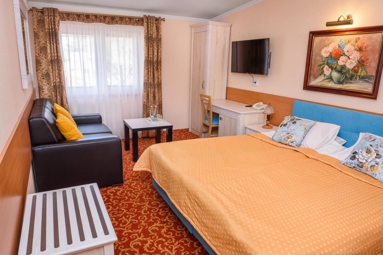 Pensjonat Cezar Siemiatycze Extérieur photo